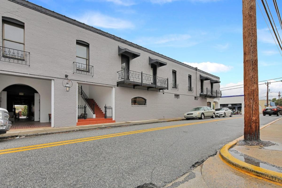 Eagle Exec Loft In Downtown Statesboro Lägenhet Exteriör bild